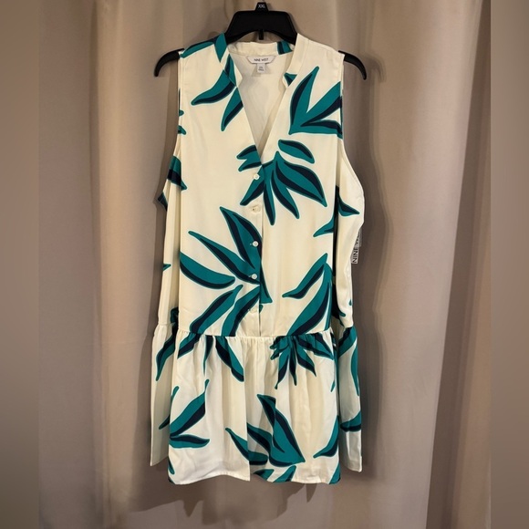Nine West Dresses & Skirts - Nine West NWT Sleeveless Leaf Print Dress